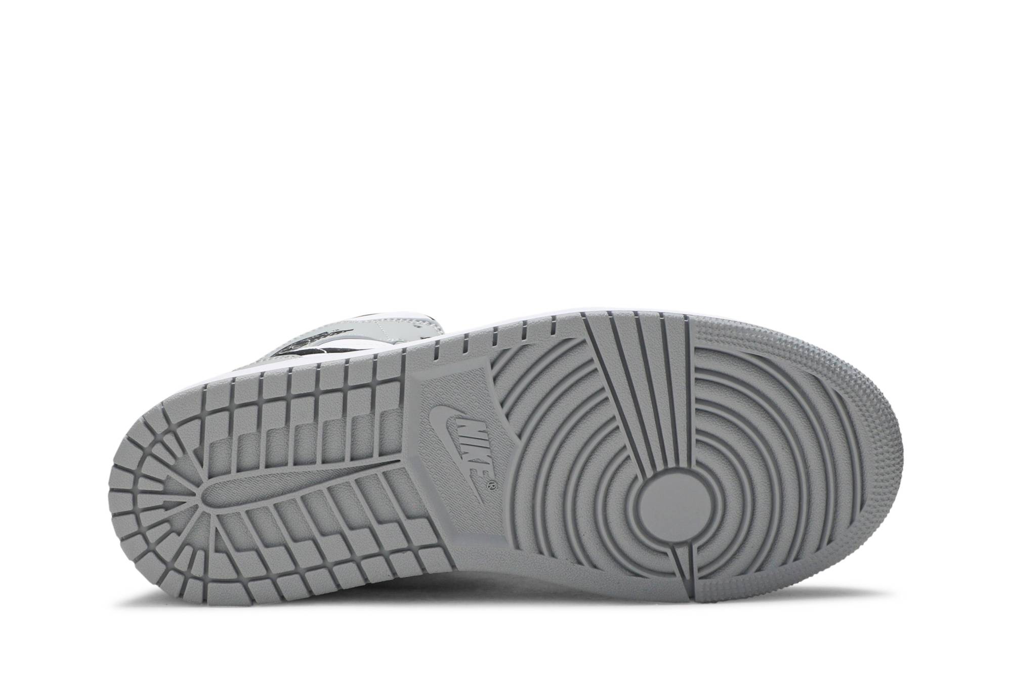 Air Jordan 1 Mid 'Light Smoke Grey' 554724-092