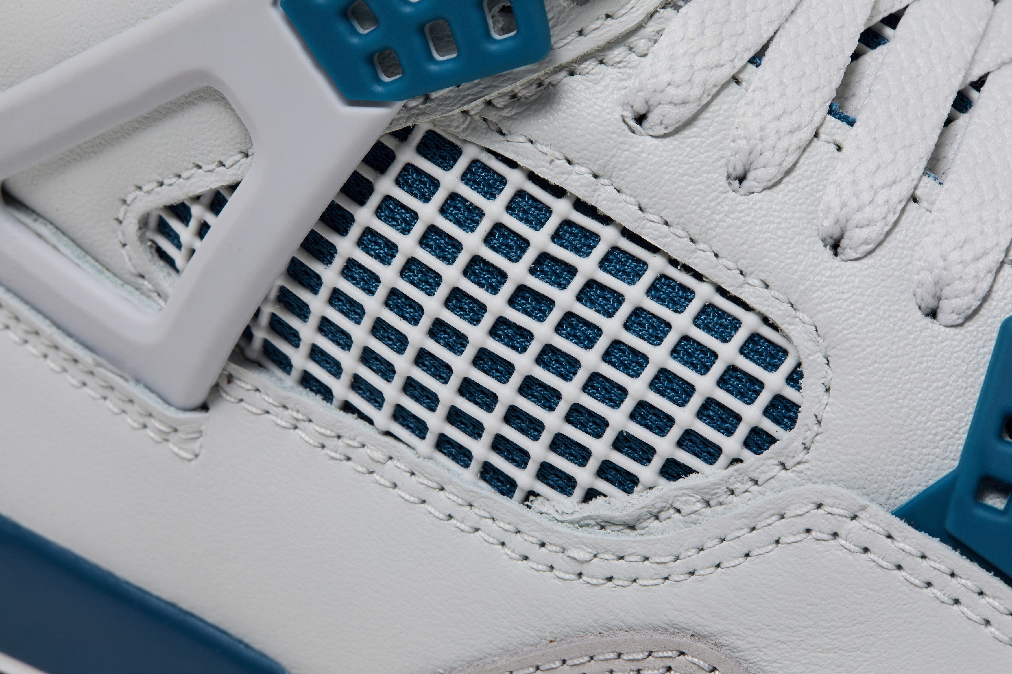 Air Jordan 4 Retro 2024 'Military Blue' FV5029-141