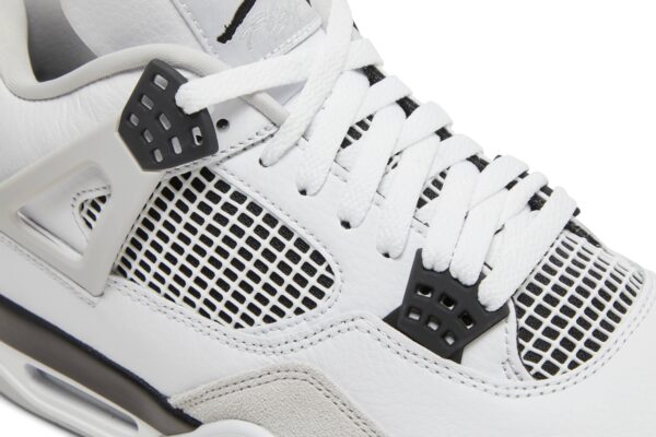 Air Jordan 4 Retro 'Military Black' DH6927-111