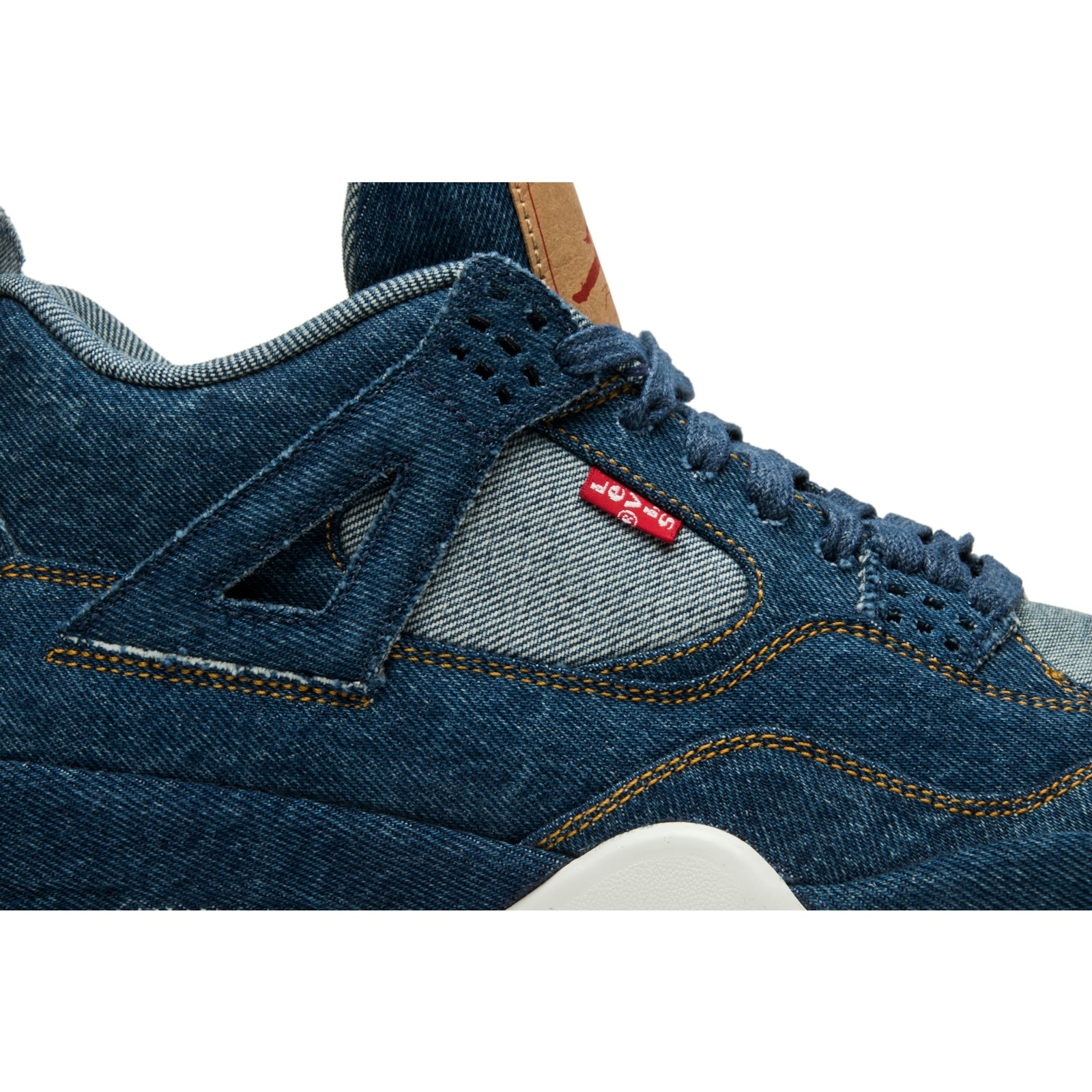 Levi’s x Air Jordan 4 Retro ‘Denim’ [also worn by Jay Chou] AO2571-401