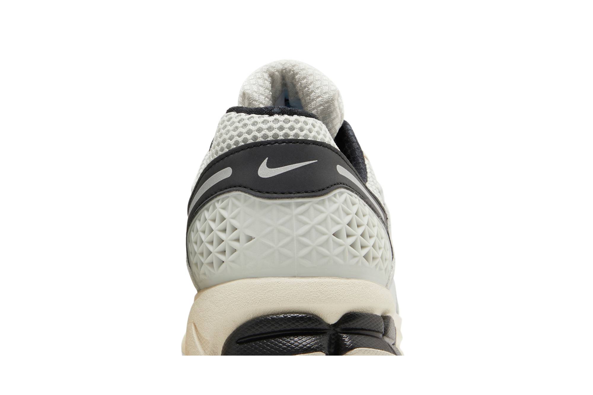 Nike Air Zoom Vomero 5 'Supersonic' FN7649-110
