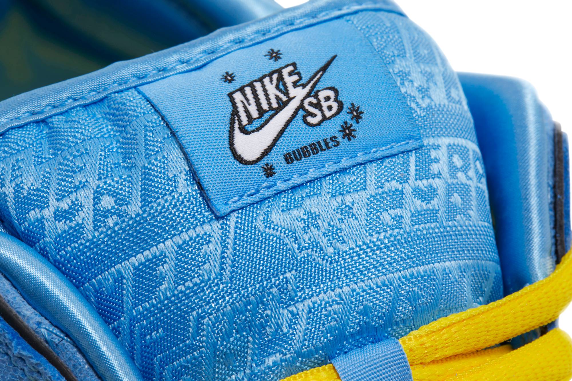 The Powerpuff Girls x Nike Dunk Low Pro SB QS 'Bubbles' FZ8320-400